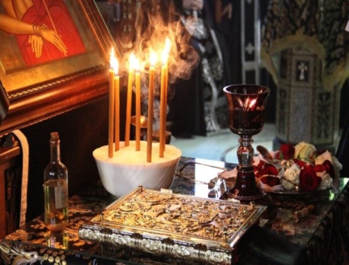 Το Μυστήριο του Ιερού Ευχελαίου την Μεγάλη Τετάρτη στην πόλη των Τρικάλων 