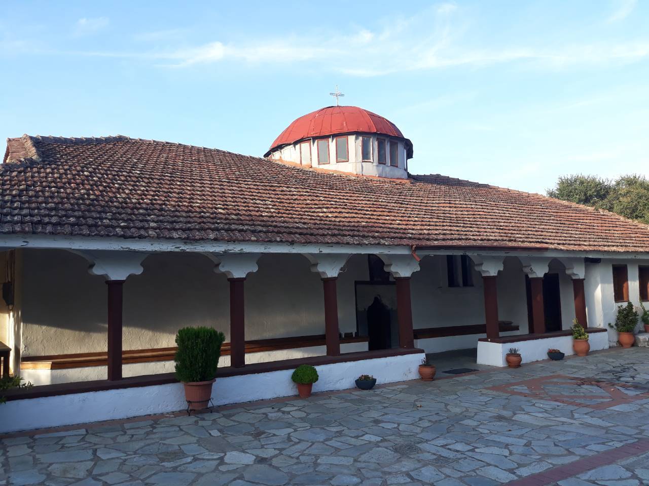 PALAIOS NAOS AGIAS PARASKEVIS 002